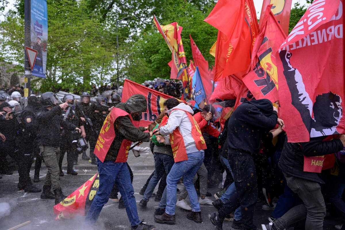 29 detained in house raids in İstanbul over May Day protests: minister - TurkishMinute