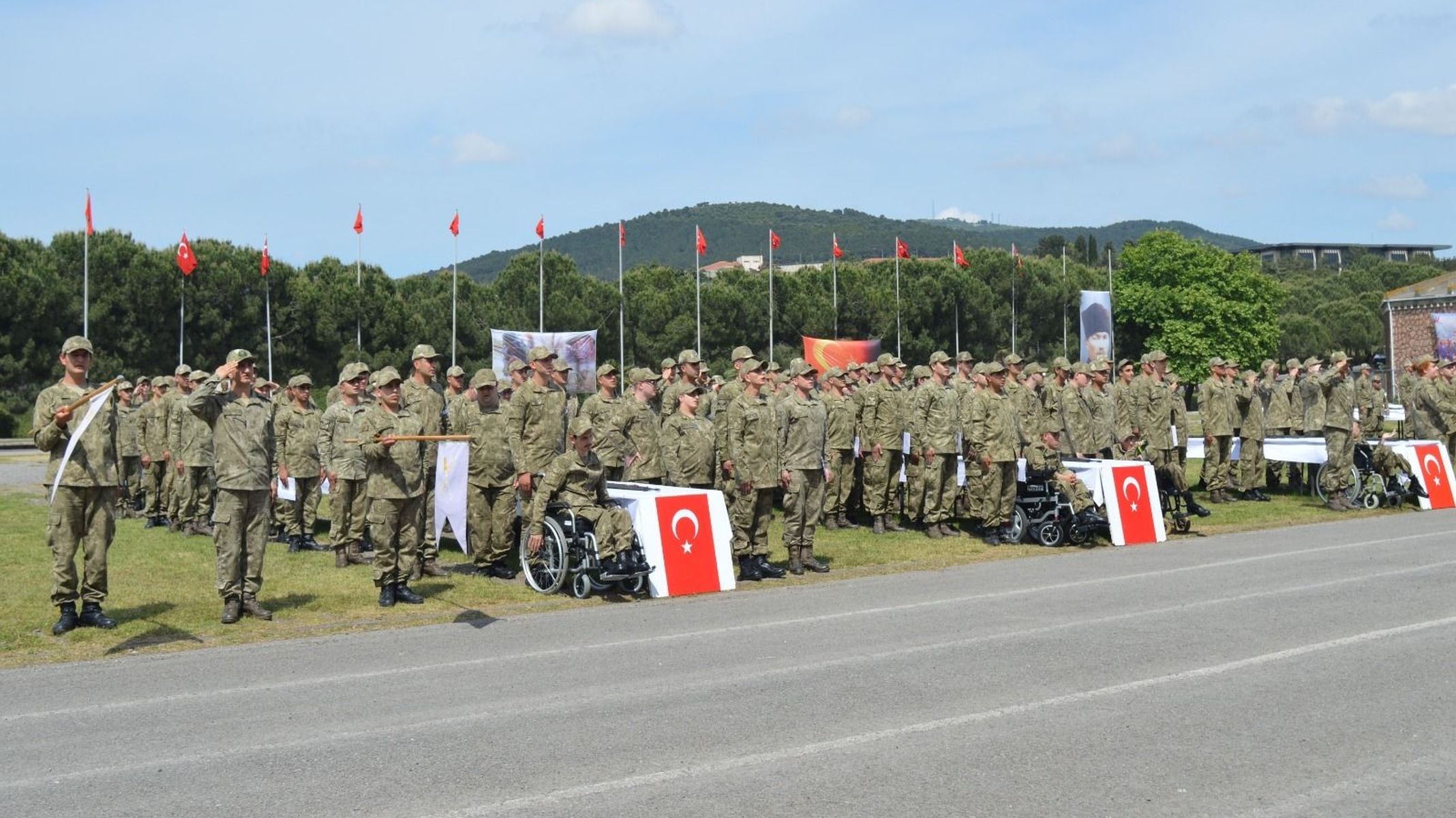 İstanbul'da 140 Engelli Birey Çakı Gibi Asker Oldu - RayHaber