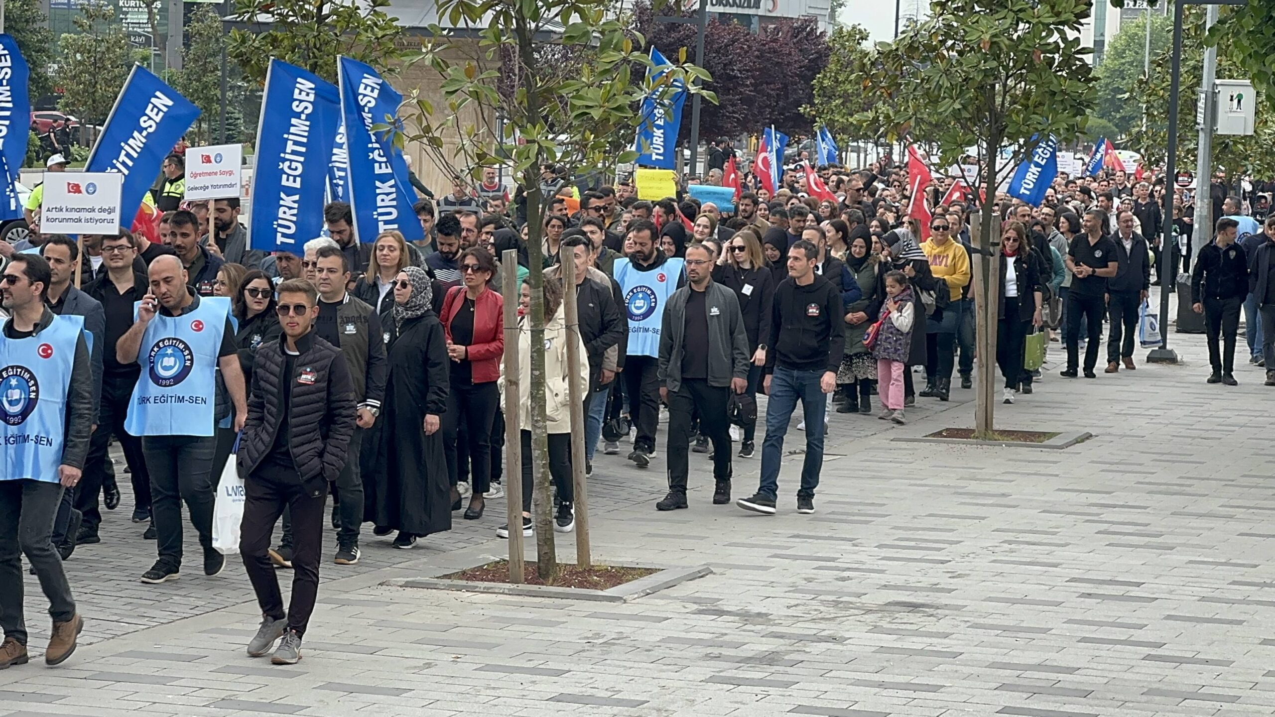 Türkiye’de eğitimciler, öğretmen cinayetinin ardından grev yapıyor – bianet