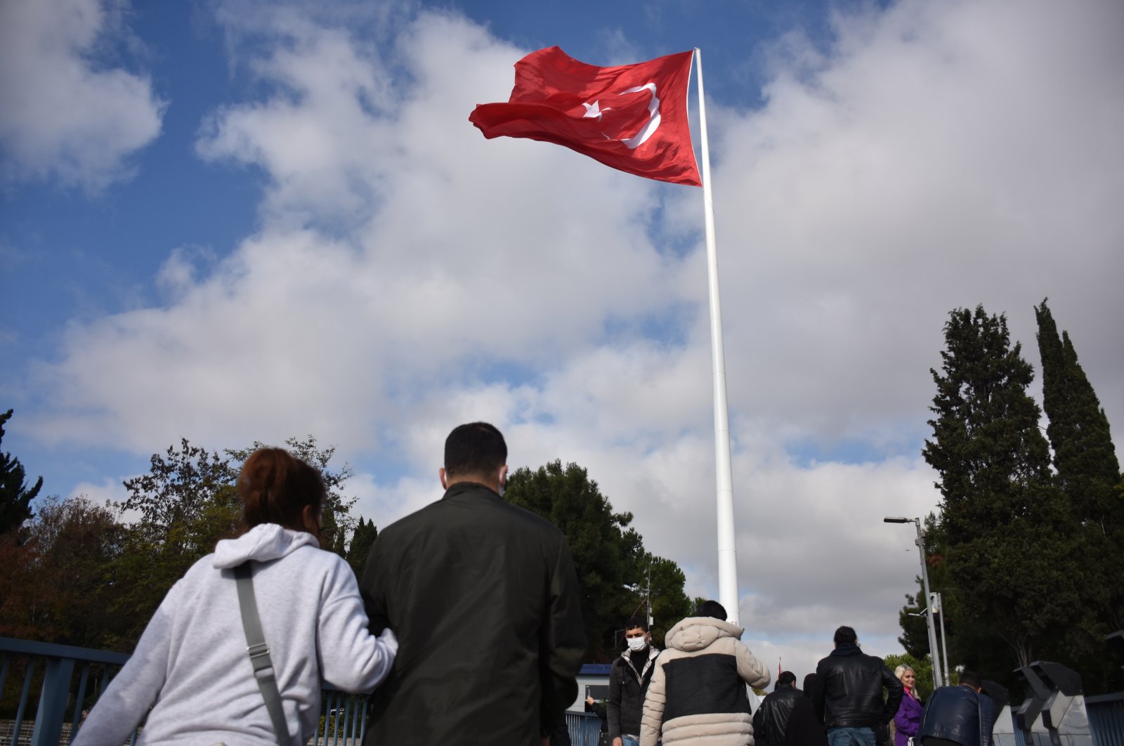 İstanbul’a Türkiye’nin en yüksek bayrak direkleri dikildi