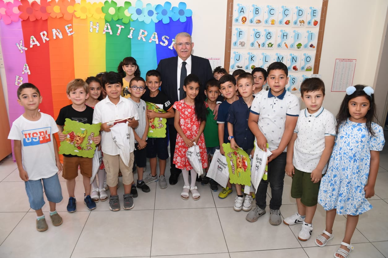 Başkan Mahçiçek, Öğrencilerin Karne Heyecanına Ortak Oldu - Maraş Pusula Haber